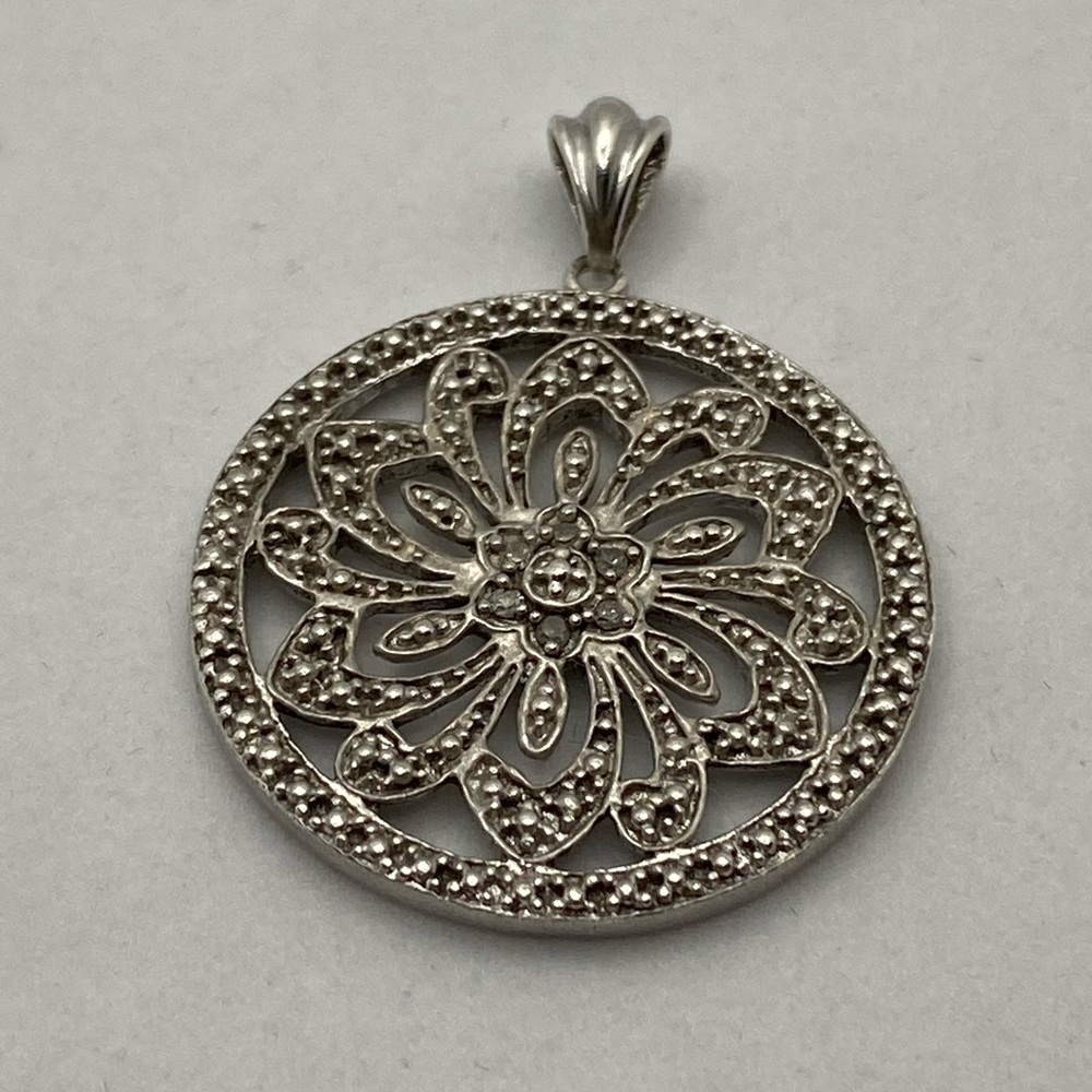 Sterling Silver Antique Style Round Pendant